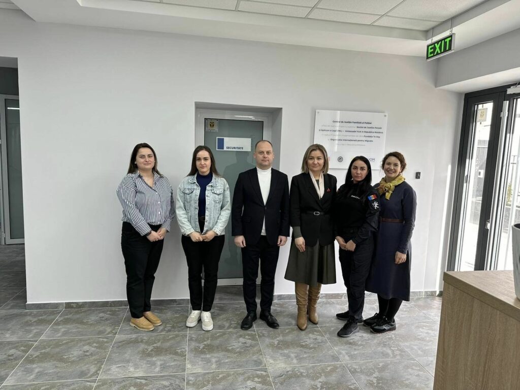 Șeful Centrului de Justiție Familială al Poliției, dl Ivan Crețu a avut o ședință de lucru cu d-na Viorica Țîmbalari