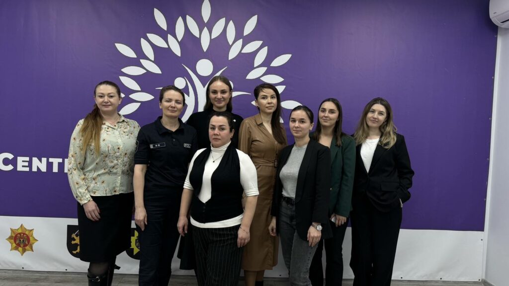 Grijă și susținere pentru cei care veghează cu suflet și dedicare la siguranța victimelor violenței!